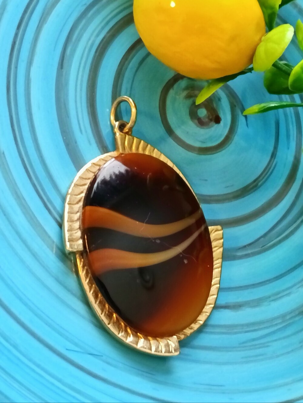 Vintage Sarah Coventry Oval Cats Eye Stone Gold Pendant (2.5"L x 1 1/2"W)